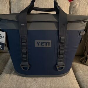 YETI Hopper M30